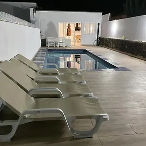 villa-tony-playa-blanca-lanzarote.in-canary-islands.com/